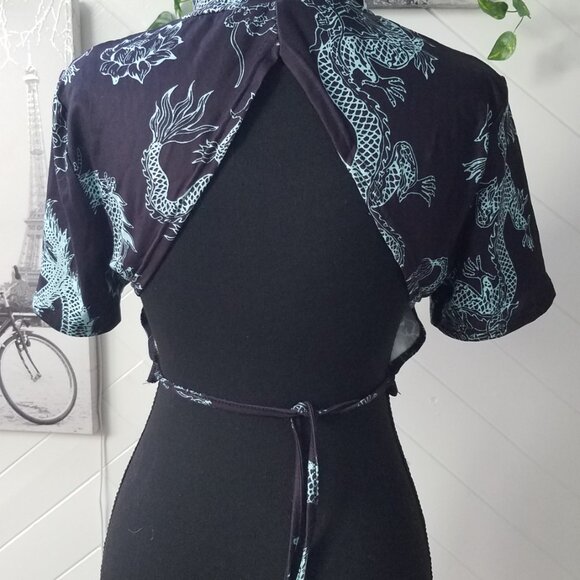 Dragon Print Tie Back Crop Top - Picture 3 of 10